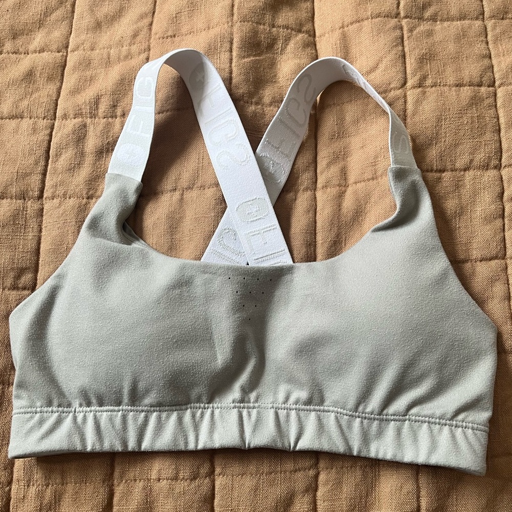 Figs Wild Dove 300 Performance Sports Bra